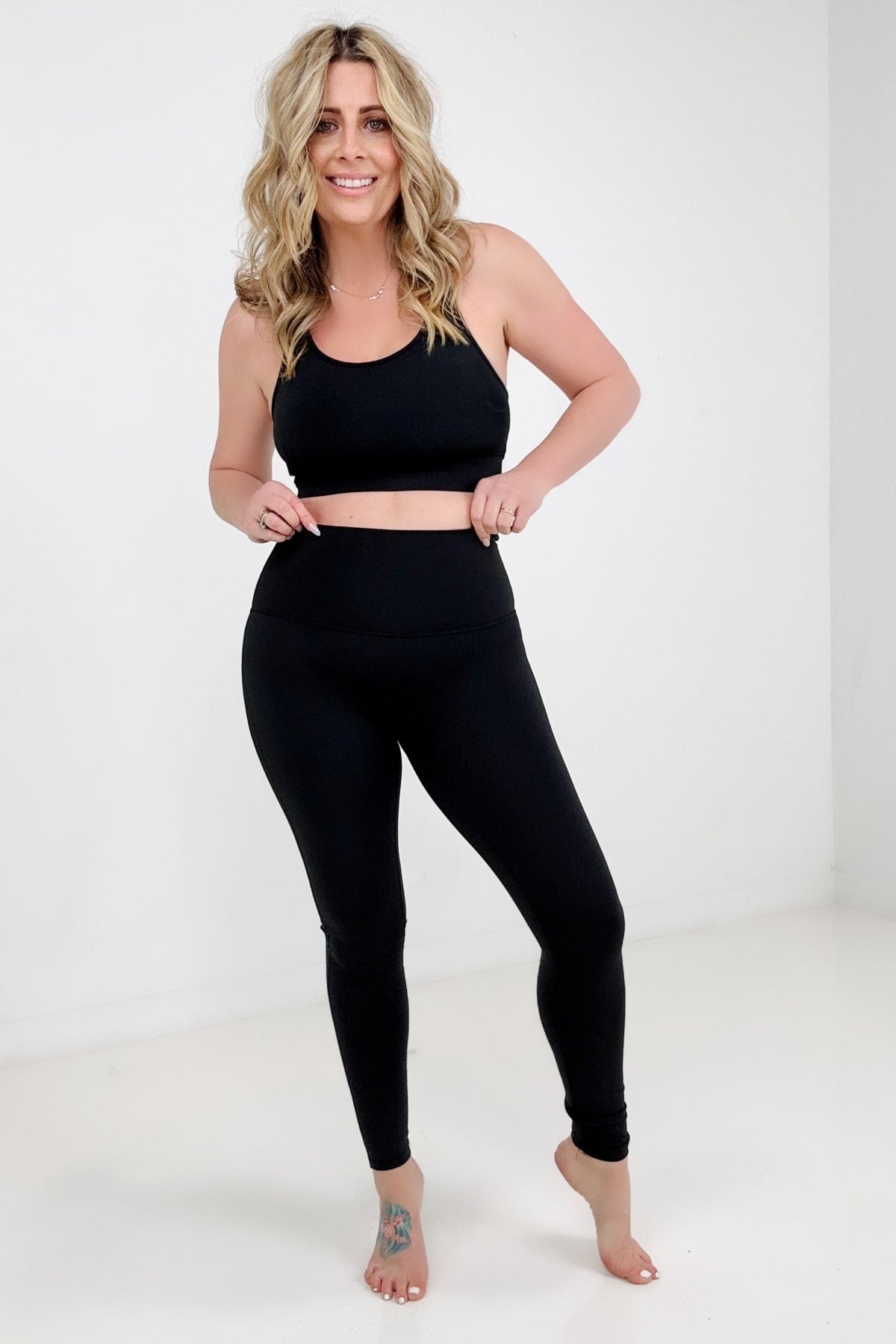 V Shape Plain Sports leggings for Women - Buy V Shape Plain Sports